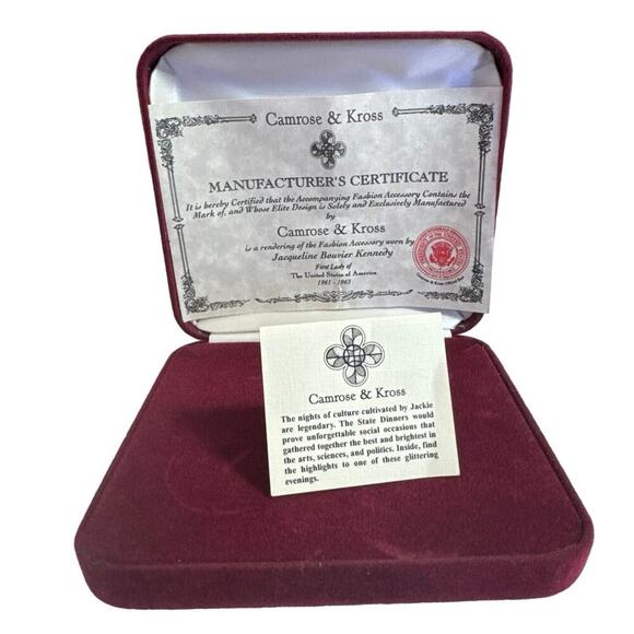 Camrose and Kross Jackie Kennedy “Parisian Circle' Pendant Necklace with Box - Picture 6 of 8